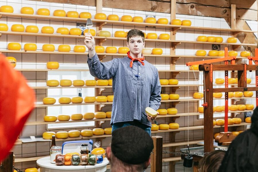 Amsterdam: Guided Zaanse Schans, Windmills & Cheese Tour - Why Zaanse Schans works so well as a half-day trip