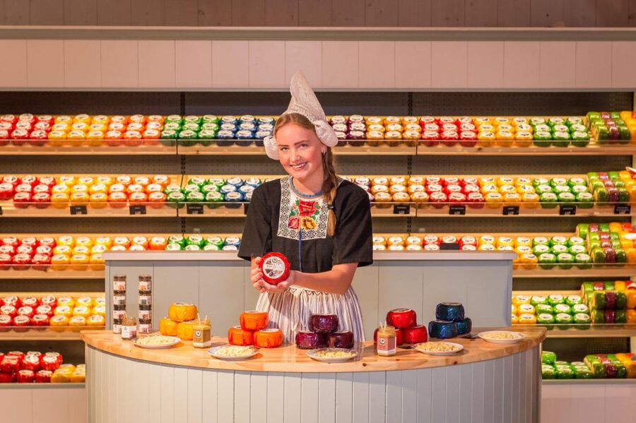 Amsterdam: Guided Zaanse Schans, Windmills & Cheese Tour - Cheese tasting at Catharina Hoeve