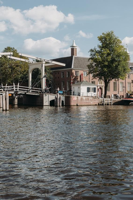Amsterdam: H'ART Museum Entry Ticket - H’ART Museum beside the Amstel