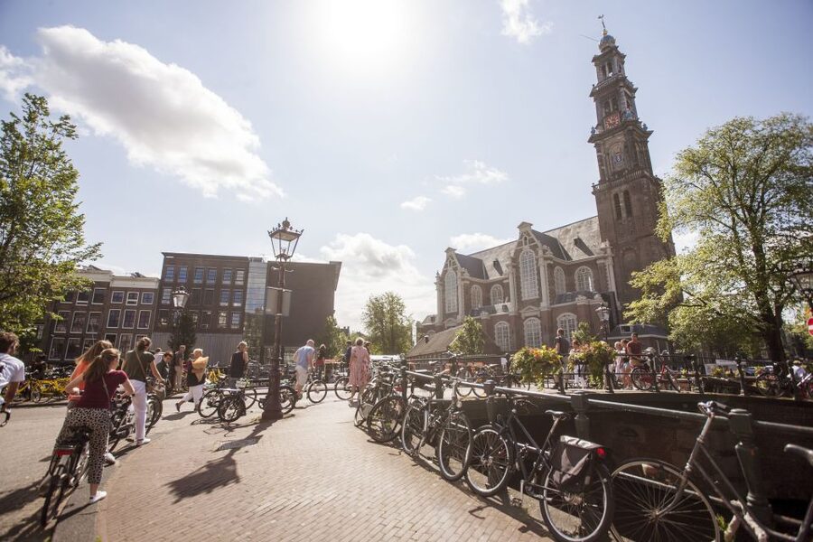 Amsterdam: Hidden Gems & Highlights Guided Bike Tour - Why a Bicycle Gives You Amsterdam’s Best First Look