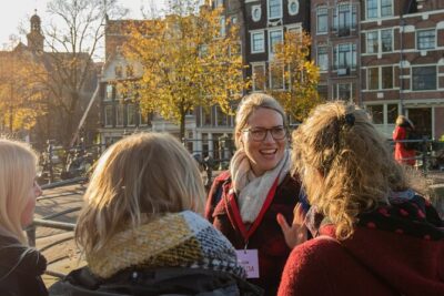 Hidden Gems Walking Tour in German