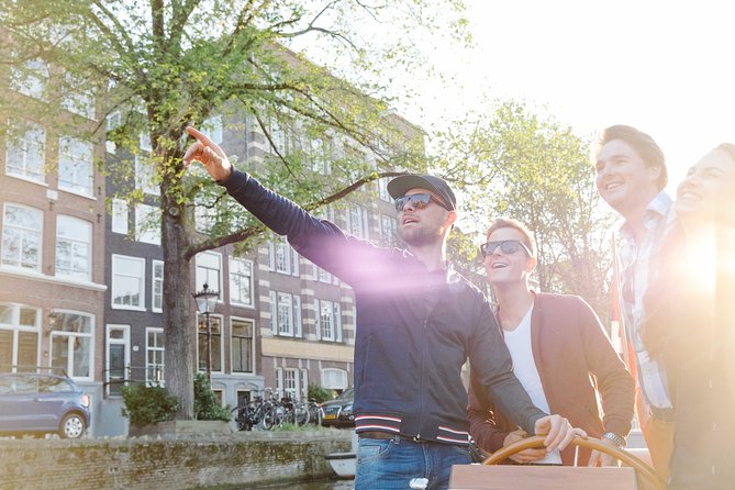 Amsterdam Highlights Canal Cruise with a Drink - Why Amsterdam is best understood from a boat