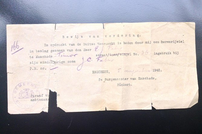 Amsterdam in World War II Tour - Magna Plaza and the fate of Amsterdam’s postmen