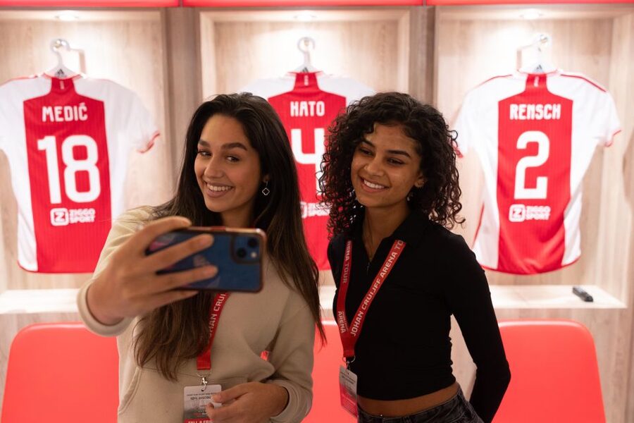 Amsterdam: Johan Cruijff ArenA Tour with Optional Guide - Who will enjoy the Johan Cruijff ArenA tour?