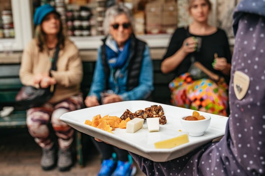 Amsterdam: Jordaan District Local Food Walking Tour - Key points at a glance