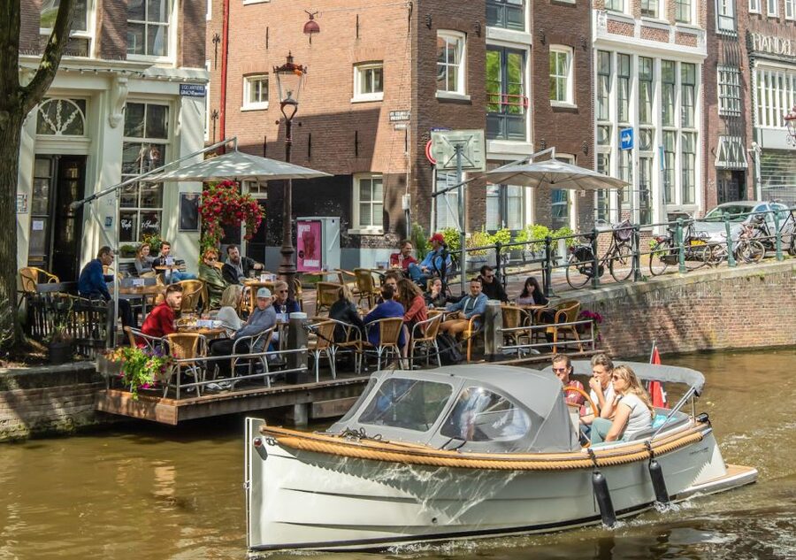 Amsterdam: Jordaan District Tour with a German guide - Is $27 a fair price?
