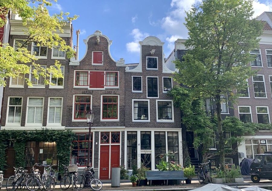 Amsterdam: Jordaan District Tour with a German guide - Why the Jordaan works so well on foot