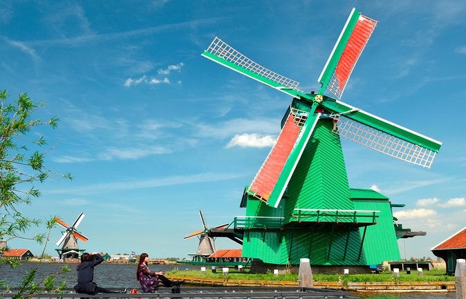 Amsterdam: Keukenhof and Zaanse Schans Windmills Guided Day Trip - Three and a half hours inside Keukenhof