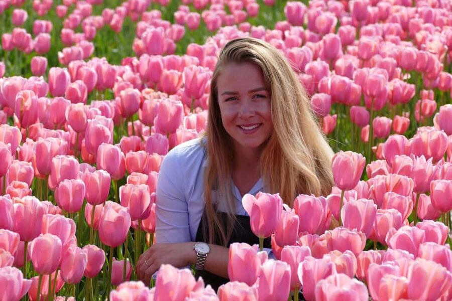 Amsterdam: Keukenhof, Tulip Farm Full-Day Tour with Cruise - The 9:00 am ride toward the flower region
