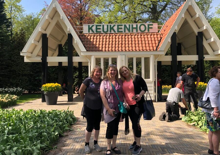 Amsterdam: Keukenhof Tulip Garden and Giethoorn Experience - Giethoorn by boat and on foot