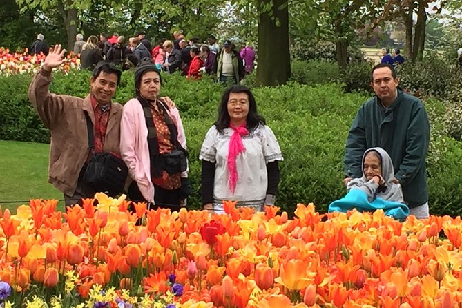 Amsterdam: Keukenhof Tulip Gardens and Giethoorn with Boat Tour - The long ride north through Dutch countryside