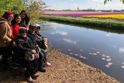 Keukenhof Tulip Gardens and Giethoorn with Boat Tour