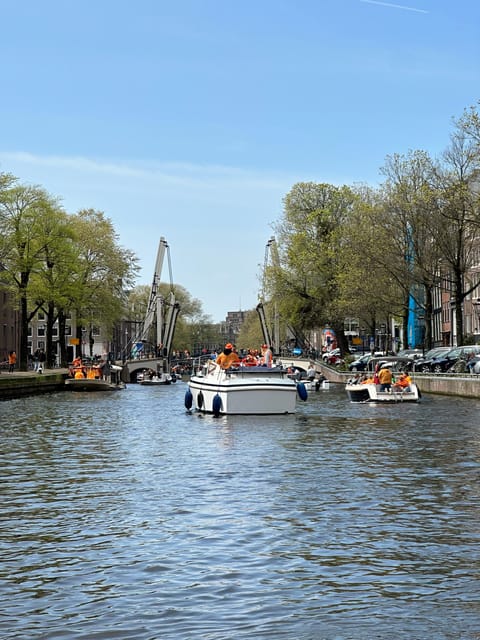 Amsterdam: Kingsday Party Cruise including Drinks - The drinks and onboard party mood