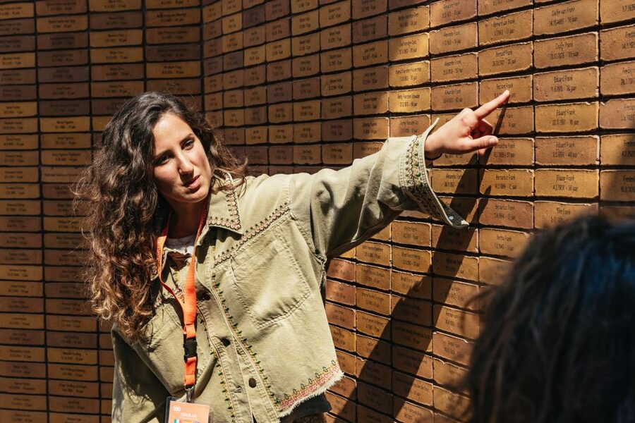 Amsterdam: Life of Anne Frank and World War II Walking Tour - Key points to know before you book
