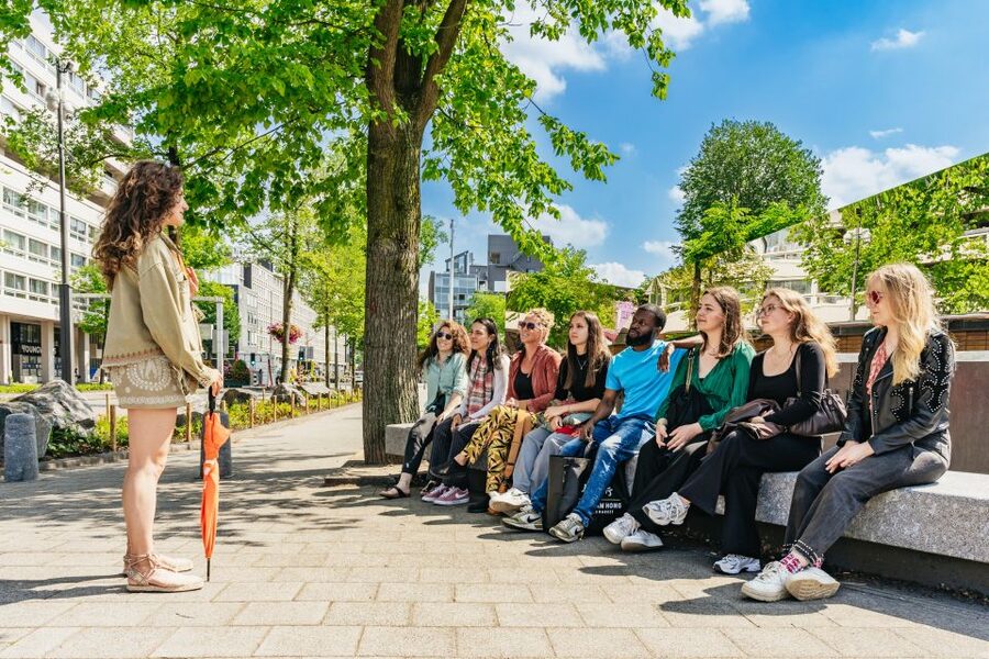 Amsterdam: Life of Anne Frank and World War II Walking Tour - A quiet stop at the Auschwitz Monument