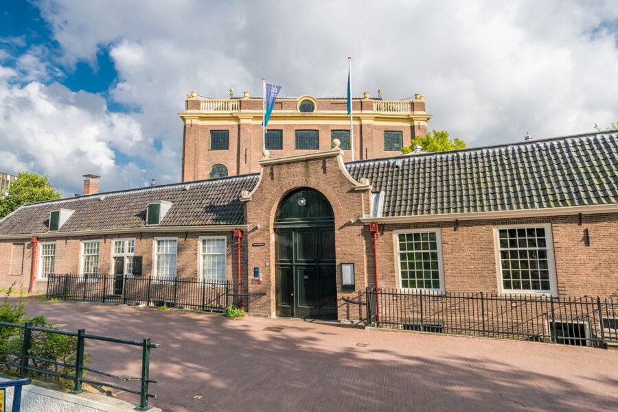 Amsterdam: Life of Anne Frank and World War II Walking Tour - Anne Frank’s family story, explained without rushing