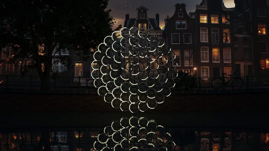 Amsterdam: Light Festival Boat Tour with Warm Drinks - Seeing Amsterdam Light Festival from the canal