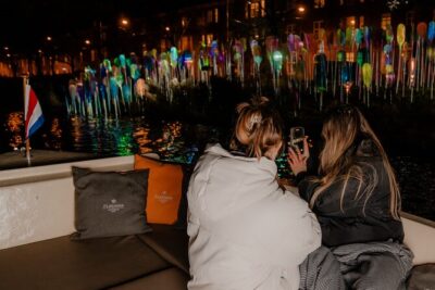Amsterdam Light Festival: Canal Cruise + Bite & Unlimited Drinks