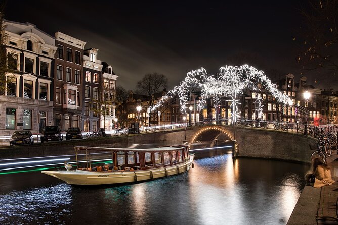 Amsterdam Light Festival: Canal Cruise + Snack & Unlimited Drinks - How much value do you get for $47.97?