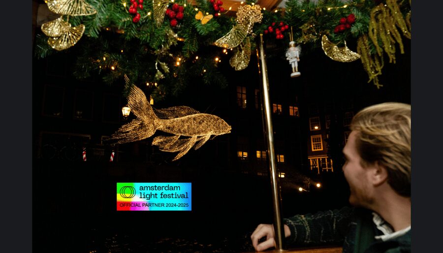 Amsterdam: Light Festival Cruise With Drinks & Snacks - Hortus Botanicus and the Magere Brug