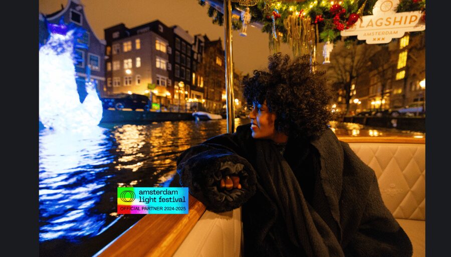 Amsterdam: Light Festival Cruise With Drinks & Snacks - Covered comfort and the heated salon option
