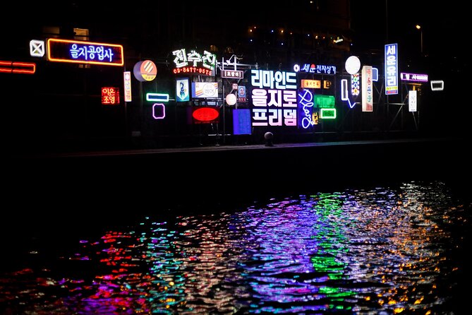 Amsterdam: Light Festival Cruise with Unlimited Drinks Option - Unlimited drinks and winter comfort