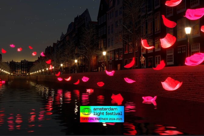 Amsterdam Light Festival: Heated Boat Cruise + Hot Drinks & Bite - Crowding, windows, and winter comfort