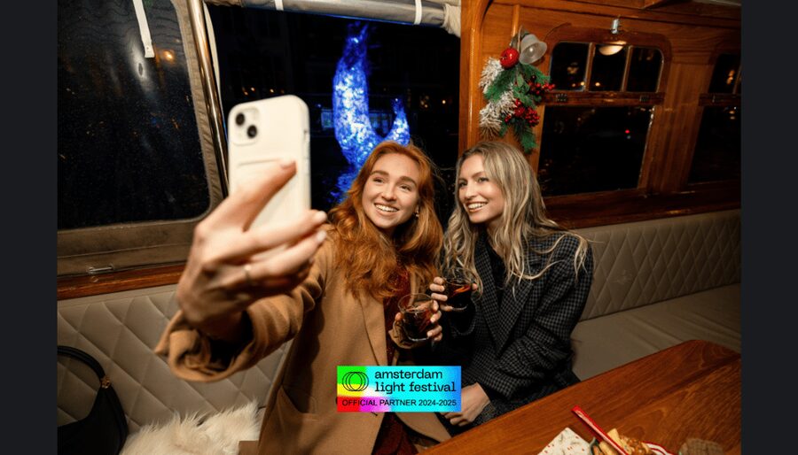 Amsterdam: Light Festival Heated Cruise w/ Drinks & Snacks - Brouwersgracht and Haarlemmersluis