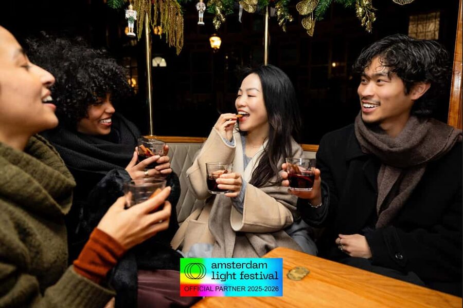 Amsterdam: Light Festival Heated Cruise with Drinks & Snacks - Making the most of the 75 minutes