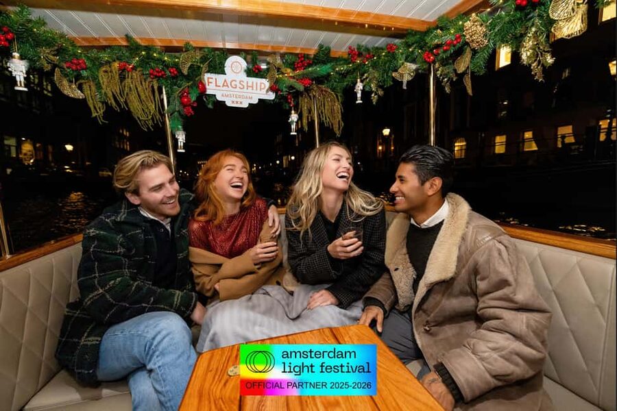 Amsterdam: Light Festival Heated Cruise with Drinks & Snacks - Drinks, snacks, and the real value of $31