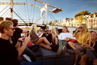 Amsterdam Light Festival: Saloon Boat Cruise + Hot Drinks & Bite