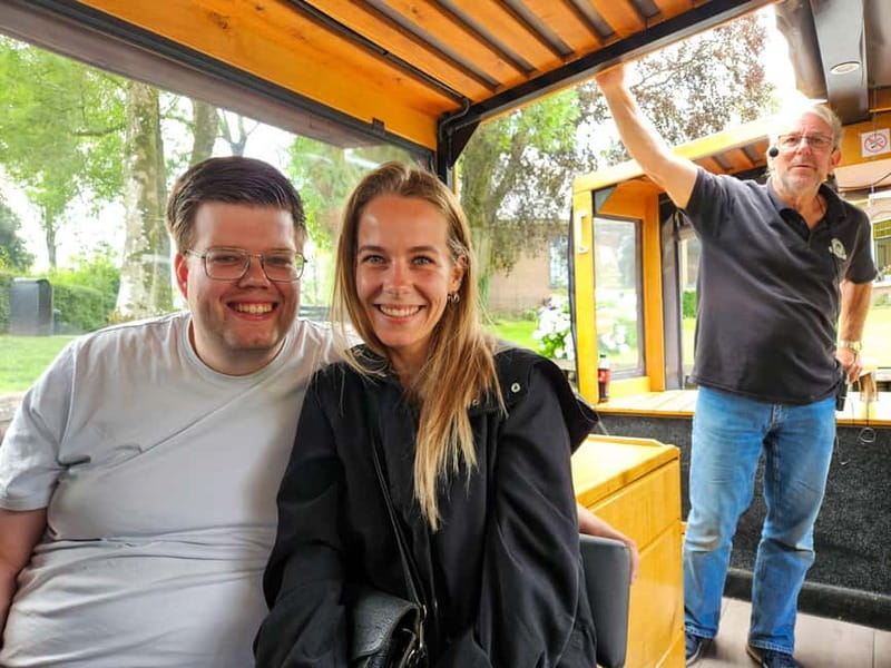 Amsterdam: Live GuideD Giethoorn Boat Tour & Cheese Platter - Free time for bridges, cafés, and cheese shops