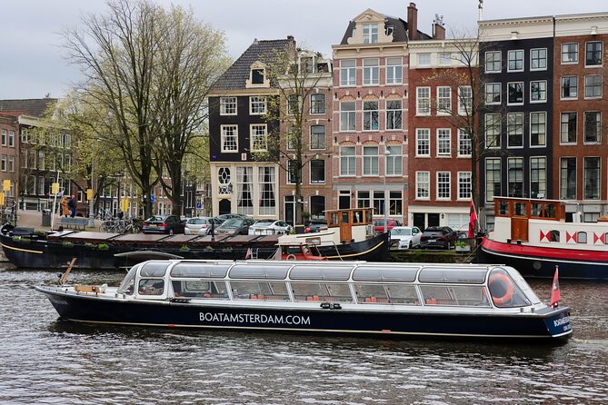 Amsterdam Live Guided Sightseeing Canal Cruise - Boat comfort, temperature, and seating