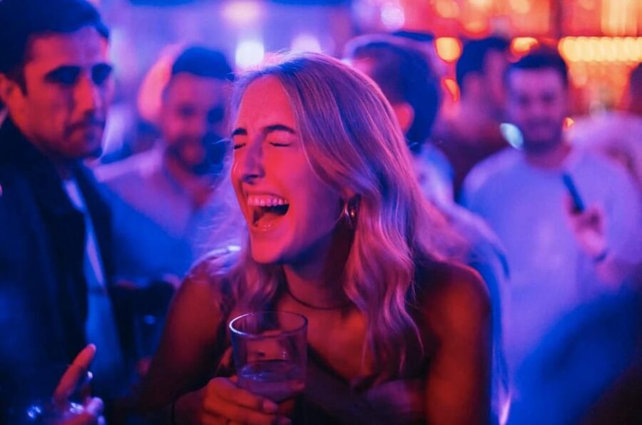 Amsterdam: Ludwig's Queer Pub Crawl with Club Entry - Key points to know before booking