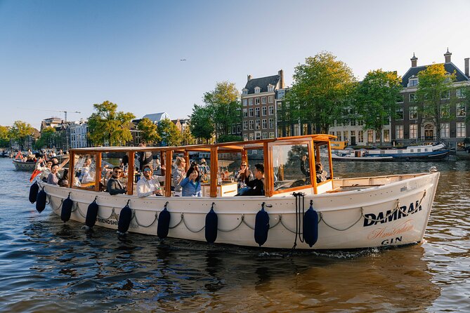 Amsterdam: Luxury Boat Cruise Unlimited Cocktails, Beers & Wines - The Dutch cheese question