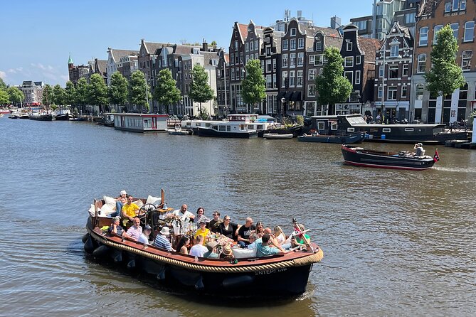 Amsterdam Luxury Boutique Boat tour with Unlimited Beer and Wine - A short cruise through Amsterdam’s oldest center