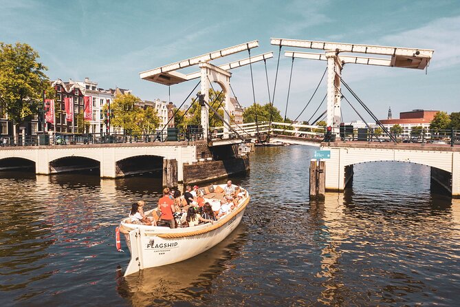 Amsterdam Luxury Canal Cruise + Unlimited Drinks & Bites option - Finding the boat and avoiding a bad start
