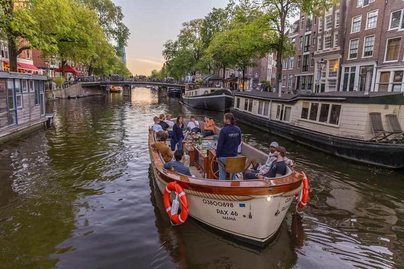 Amsterdam: Luxury Canal Cruise with Optional Snacks & Drinks - What the drinks and snacks add