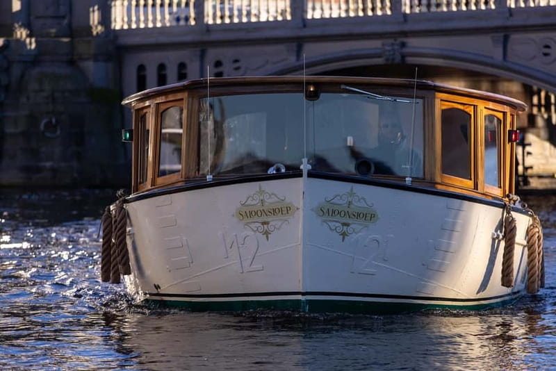 Amsterdam: Luxury Canal Cruise with Optional Snacks & Drinks - Daytime or evening?