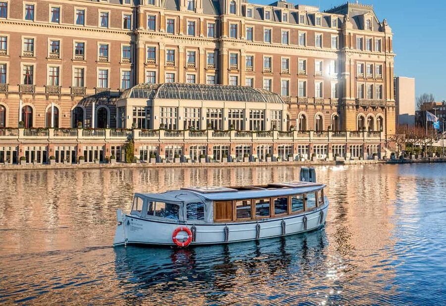 Amsterdam: Luxury Canal Cruise with Optional Snacks & Drinks - Meeting at Keizersgracht and settling aboard