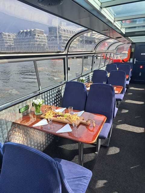 Amsterdam: Luxury Cheese & Wine Canal Cruise - Meeting the boat near the H’Art Museum