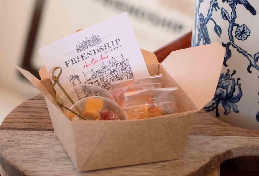 Amsterdam: Luxury Cruise Unlimited Cocktails & Snacks Option - Is the $22 price good value?