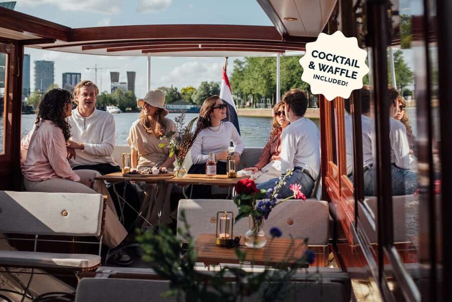 Amsterdam: Luxury Cruise Unlimited Cocktails & Snacks Option - Finding the departure point in central Amsterdam