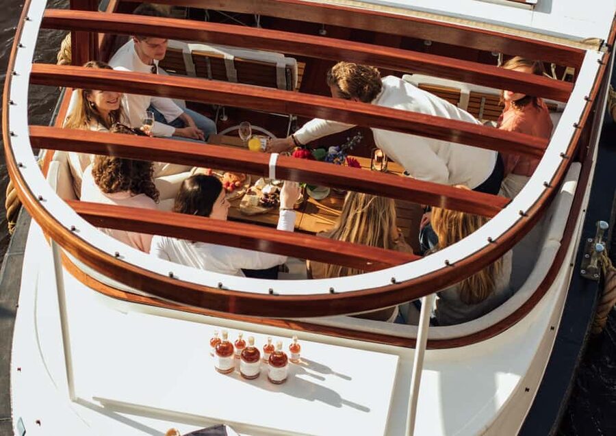 Amsterdam: Luxury Cruise Unlimited Cocktails & Snacks Option - What you see during the one-hour route