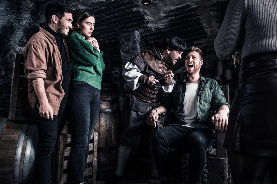 Amsterdam: Madame Tussauds & Amsterdam Dungeon Combo Ticket - Small details that can make a big difference