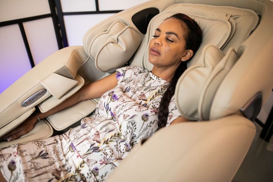 Amsterdam: Massage Session - Choosing between an energizing and sport massage