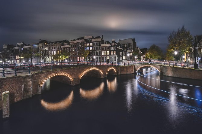 Amsterdam Night Photography Workshop with a Professional - Meeting David at 9:30 pm