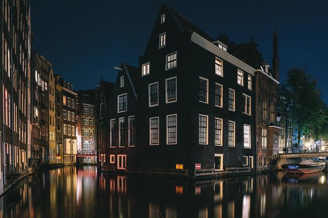Amsterdam Night Photography Workshop with a Professional - Equipment, tripods, and the value of hands-on help