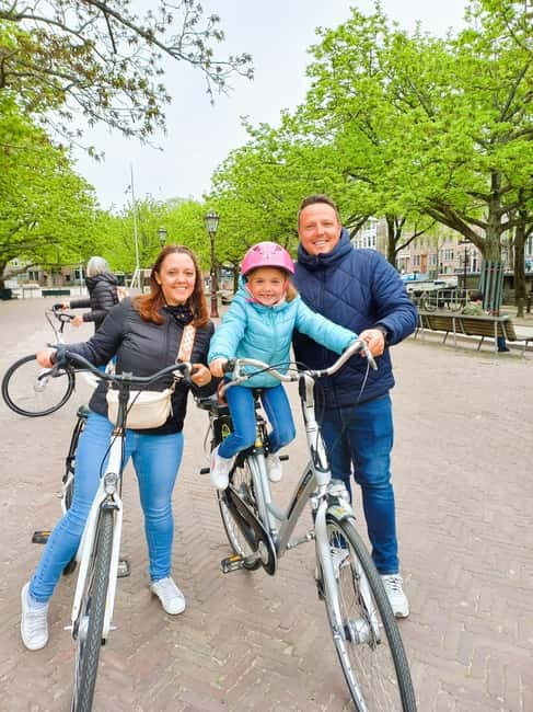 Amsterdam: Off the Beaten Path Bike Tour in French - Jordaan: canals, courtyards, and old working-class Amsterdam
