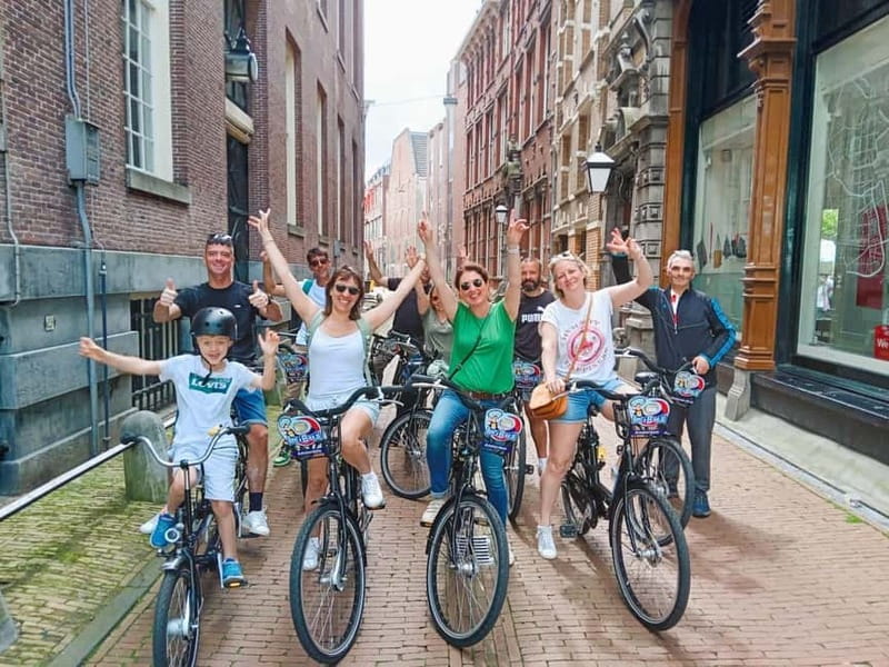 Amsterdam: Off the Beaten Path Bike Tour in French - Starting near Amsterdam Central Station